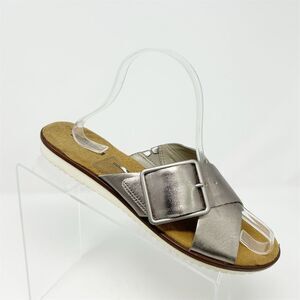 Clarks Women's Silver Metallic Slip On Sandals Size 9 Buckle Casual Summer